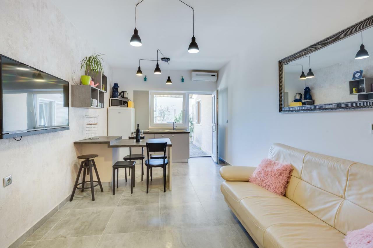 Apartments Karla & Marija Петрчане Экстерьер фото